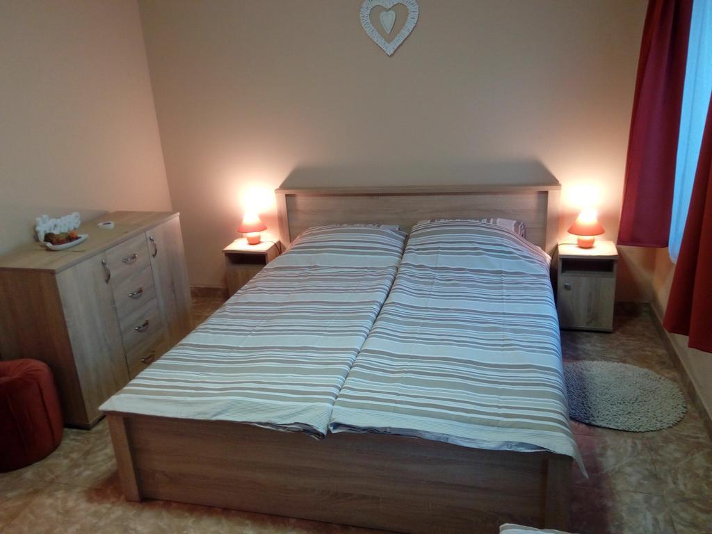 Eva Vendeghaz Guesthouse Hajduszoboszlo Ngoại thất bức ảnh